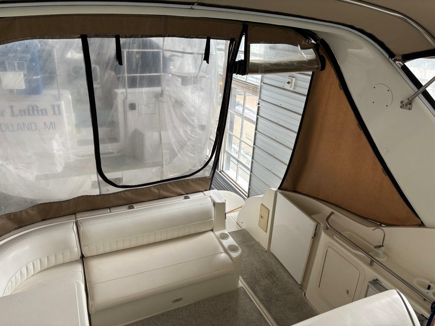 Slide: The Image of Cruisers Yachts 320 Express 2004 - 5325528