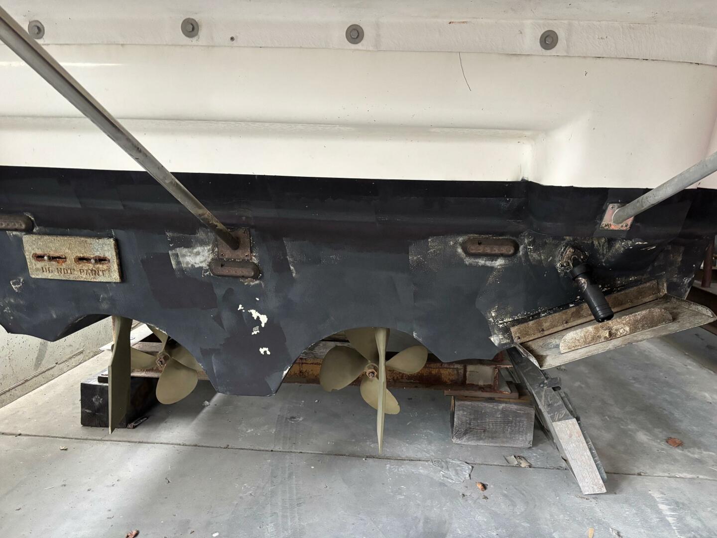 Slide: The Image of Cruisers Yachts 320 Express 2004 - 5325536