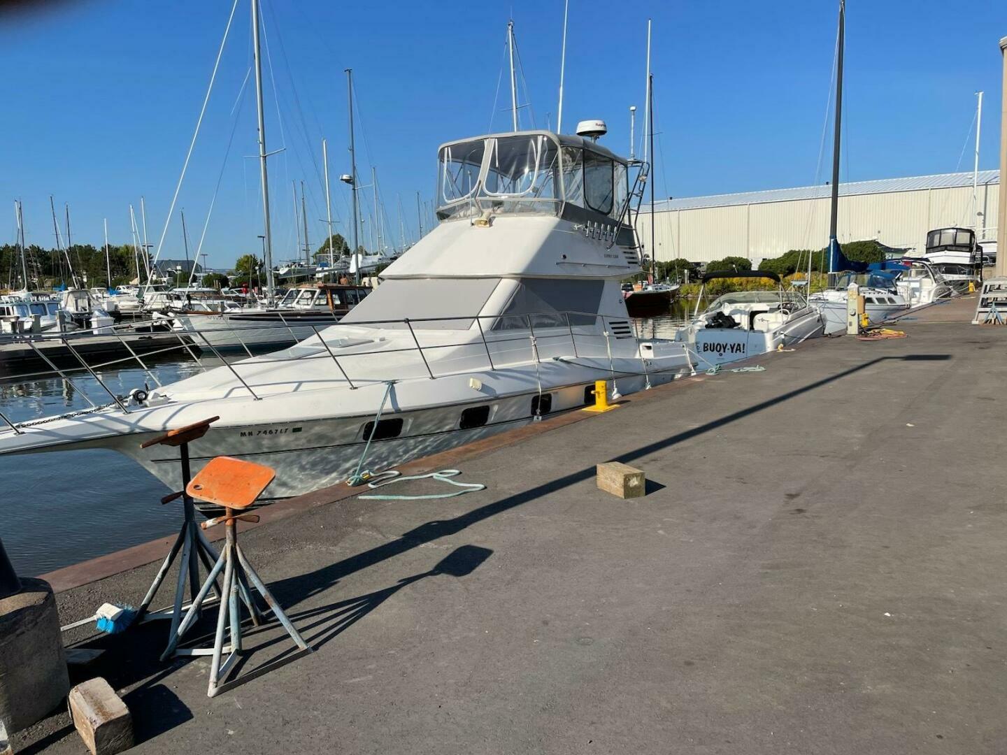 The Image of Cruisers Yachts 3380 1994 - 5387690