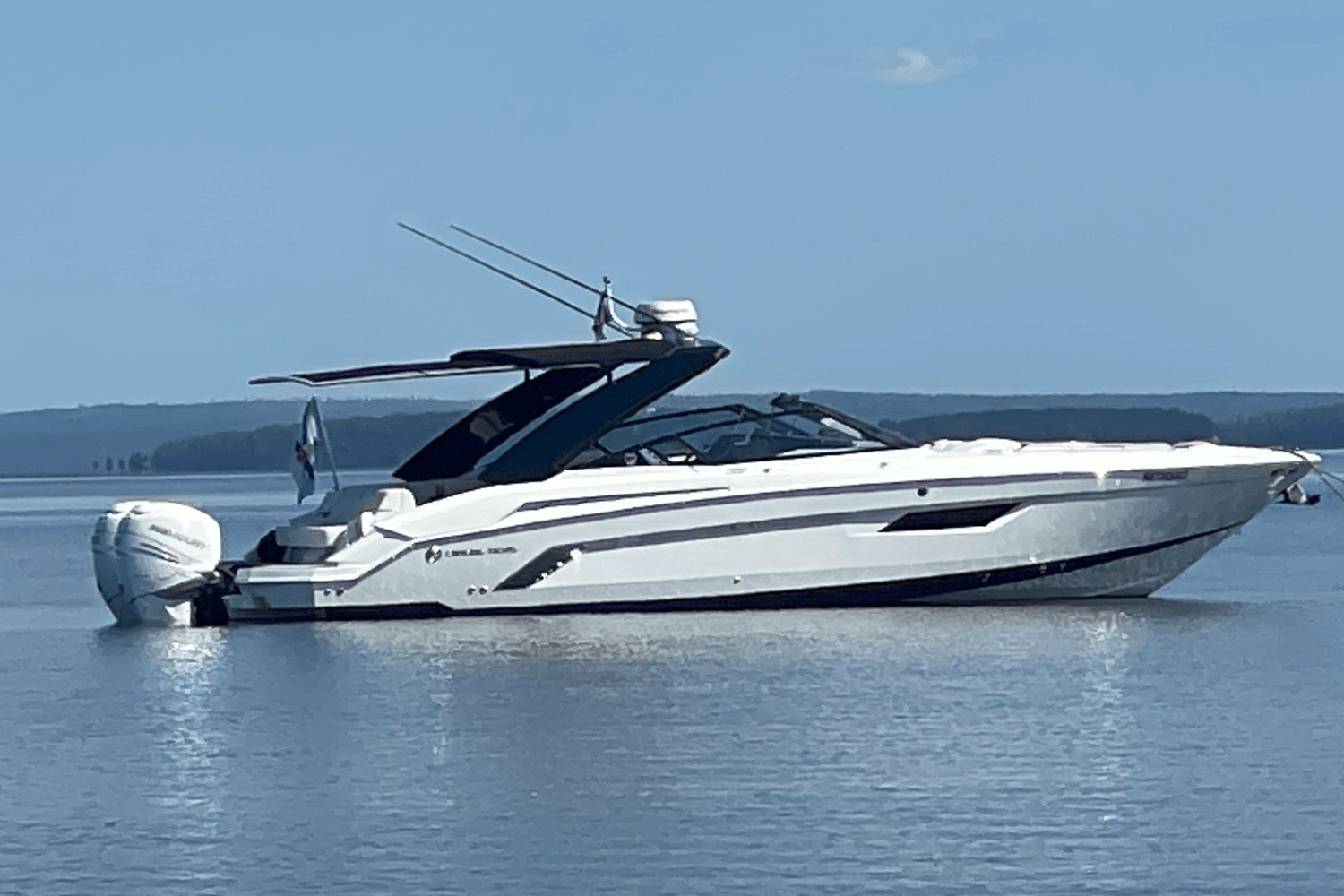 Slide: The Image of Cruisers Yachts 338 OB 2020 - 3