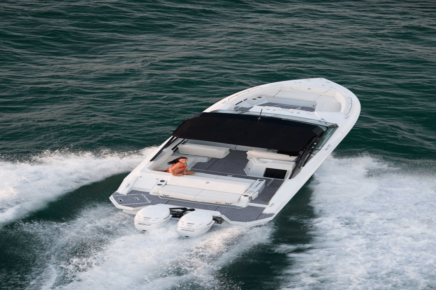 Slide: The Image of Cruisers Yachts 338 OB 2020 - 7