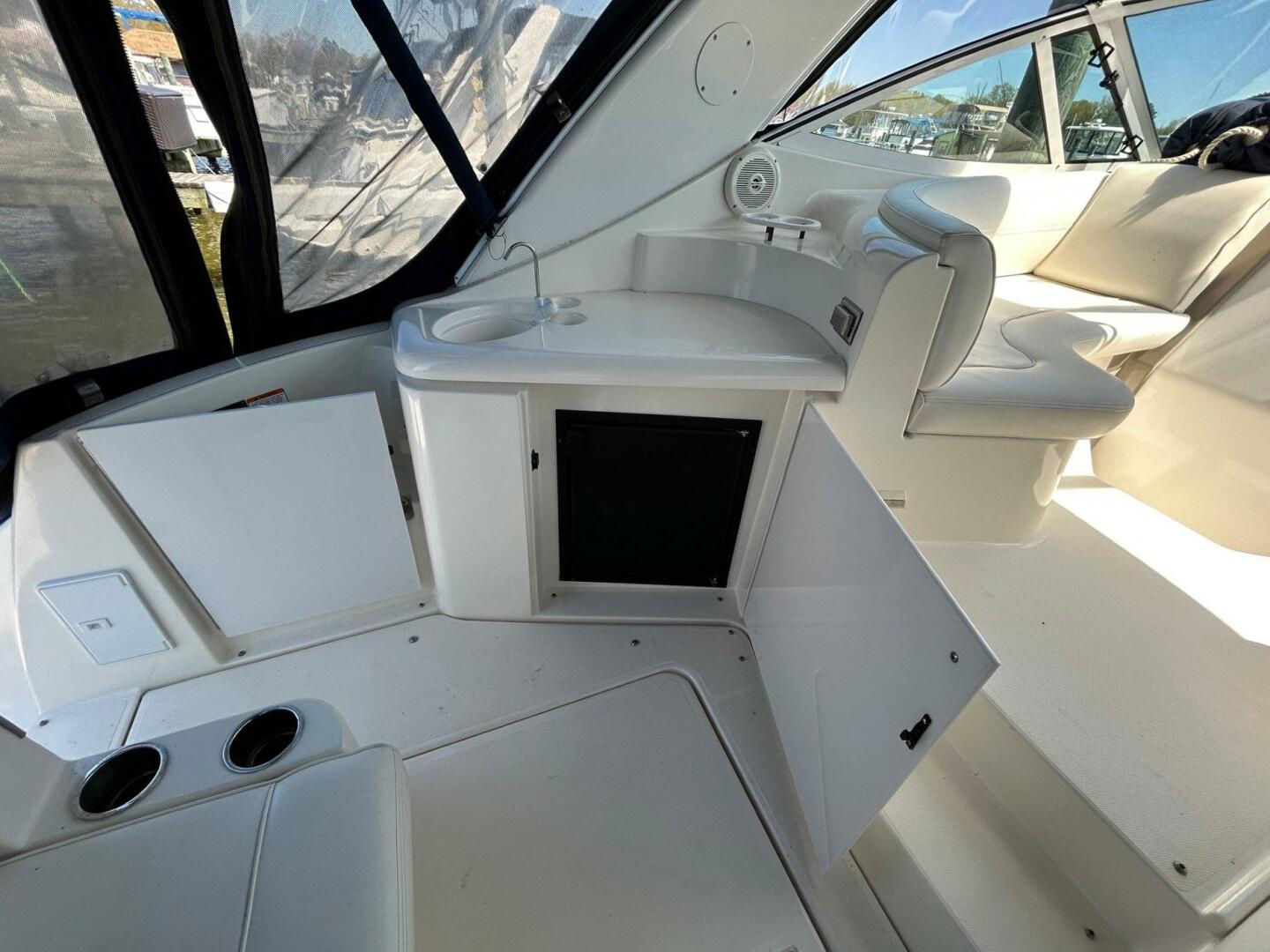 Slide: The Image of Cruisers Yachts 340 Express 2004 - 5257731