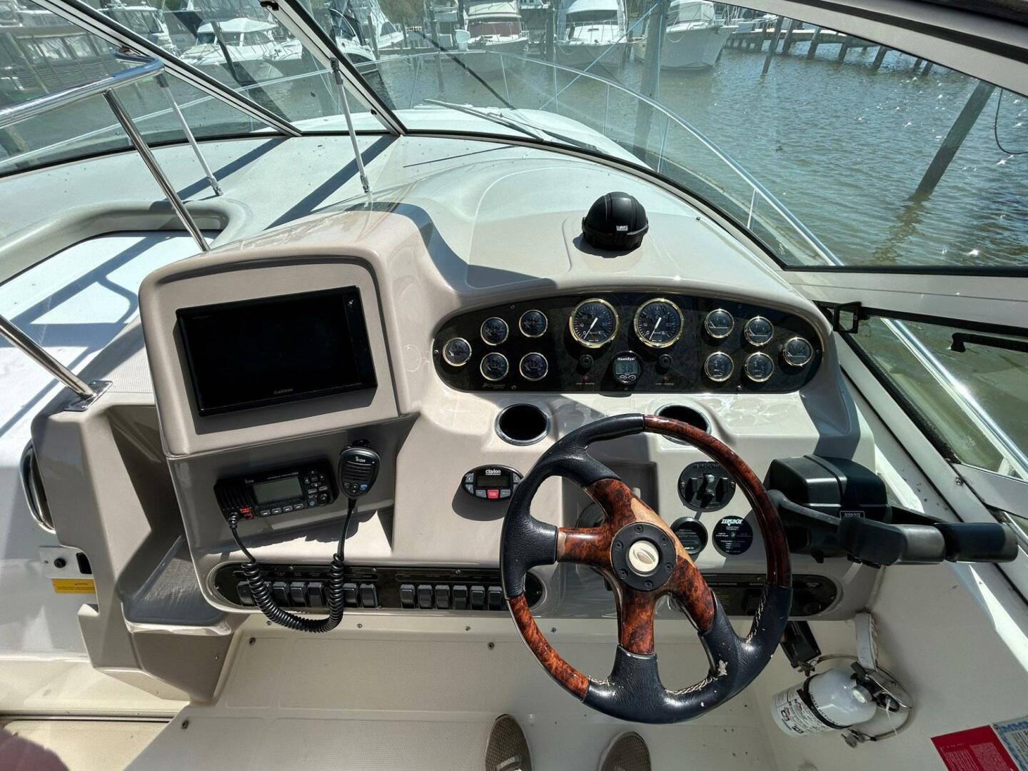 Slide: The Image of Cruisers Yachts 340 Express 2004 - 5257734