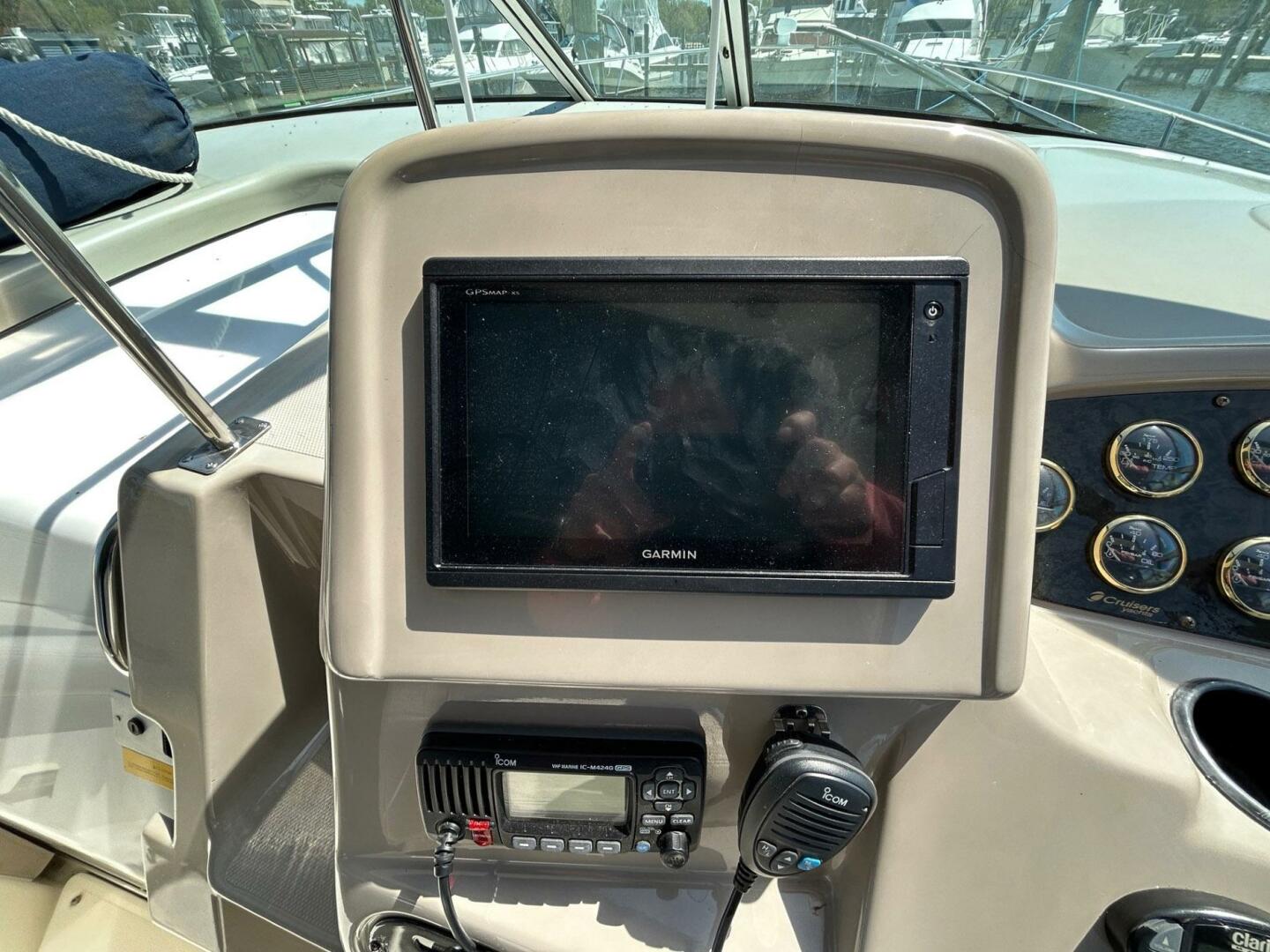 Slide: The Image of Cruisers Yachts 340 Express 2004 - 5257736