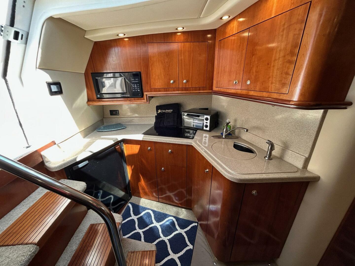 Slide: The Image of Cruisers Yachts 340 Express 2004 - 5257739