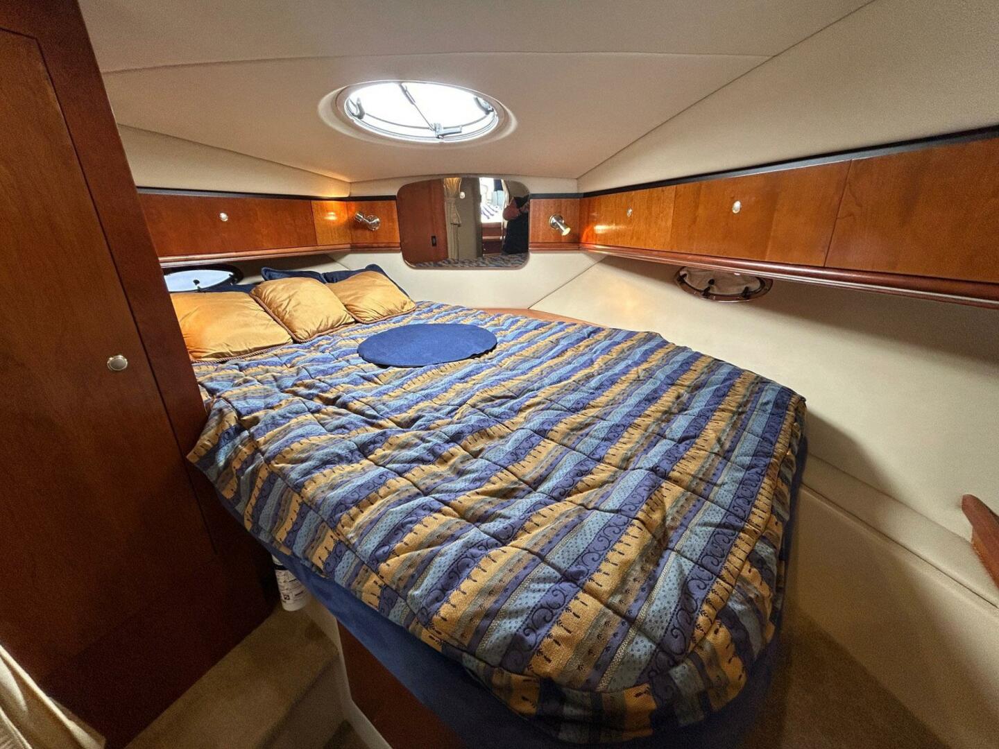 Slide: The Image of Cruisers Yachts 340 Express 2004 - 5257742