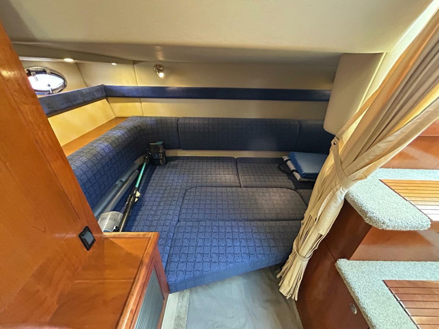 Slide: The Image of Cruisers Yachts 340 Express 2004 - 5257744