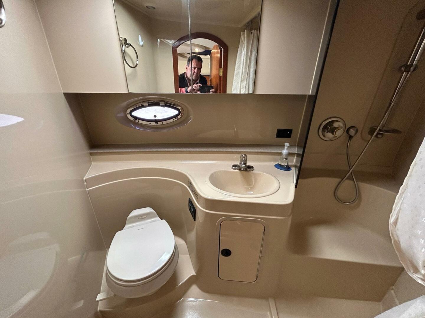 Slide: The Image of Cruisers Yachts 340 Express 2004 - 5257746