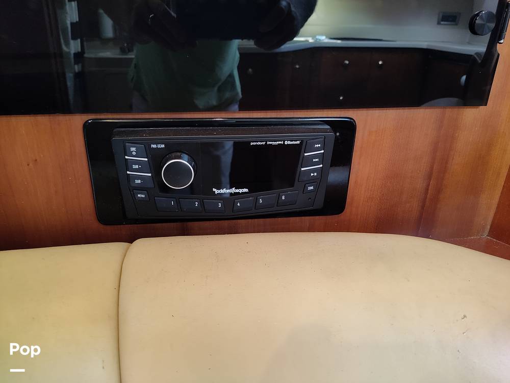 Slide: The Image of Cruisers Yachts 3470 Express 2001 - 11144472