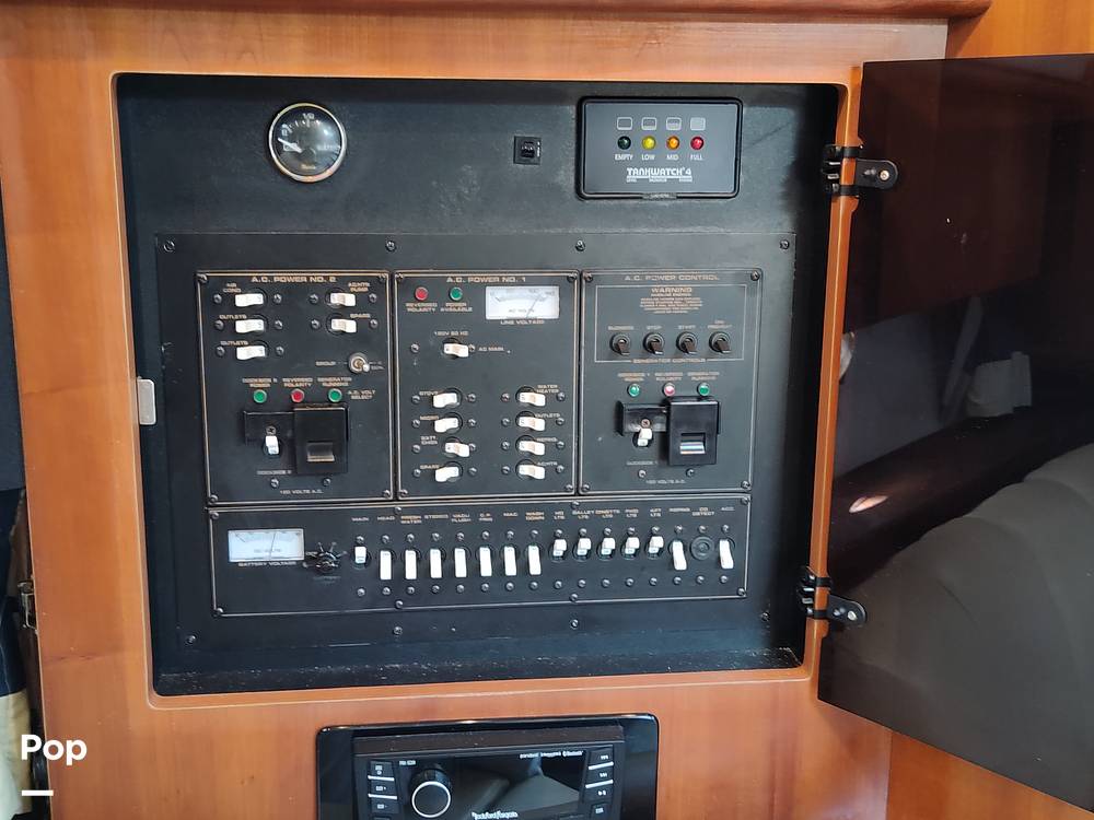 Slide: The Image of Cruisers Yachts 3470 Express 2001 - 11144474