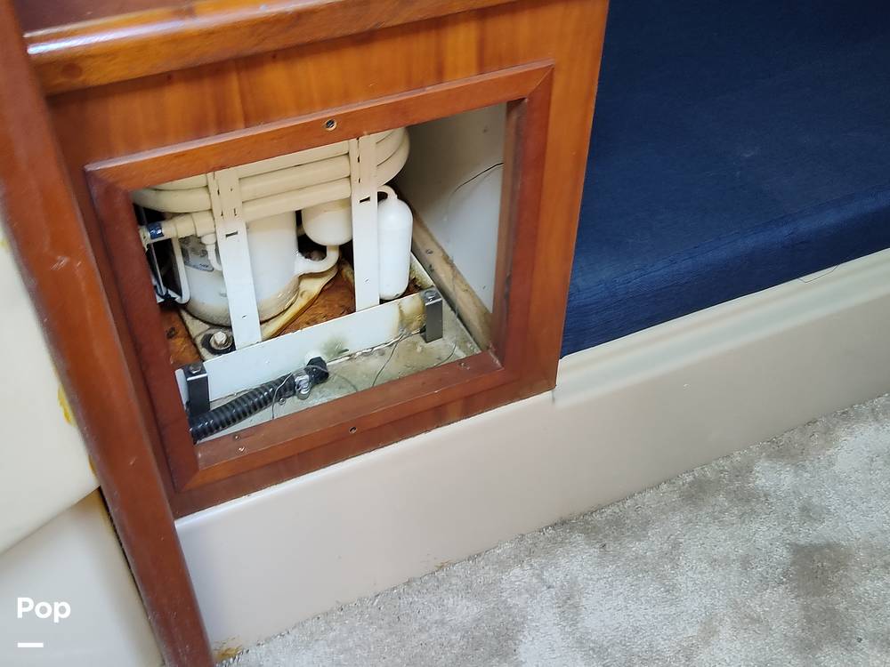 Slide: The Image of Cruisers Yachts 3470 Express 2001 - 11144495