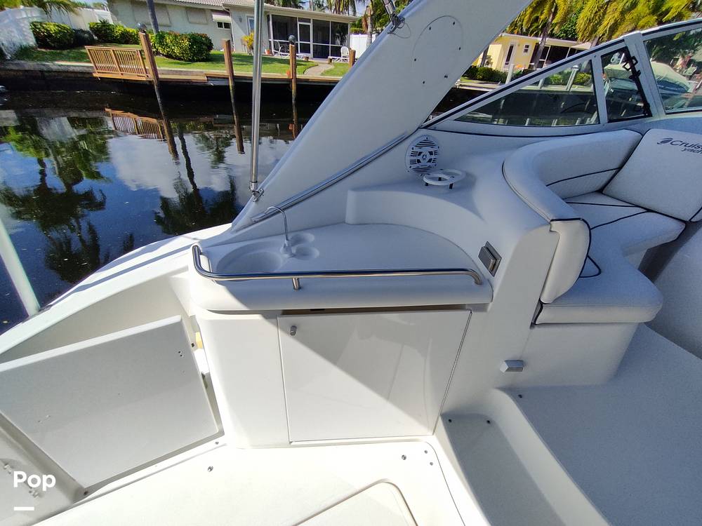 Slide: The Image of Cruisers Yachts 3470 Express 2001 - 11541561