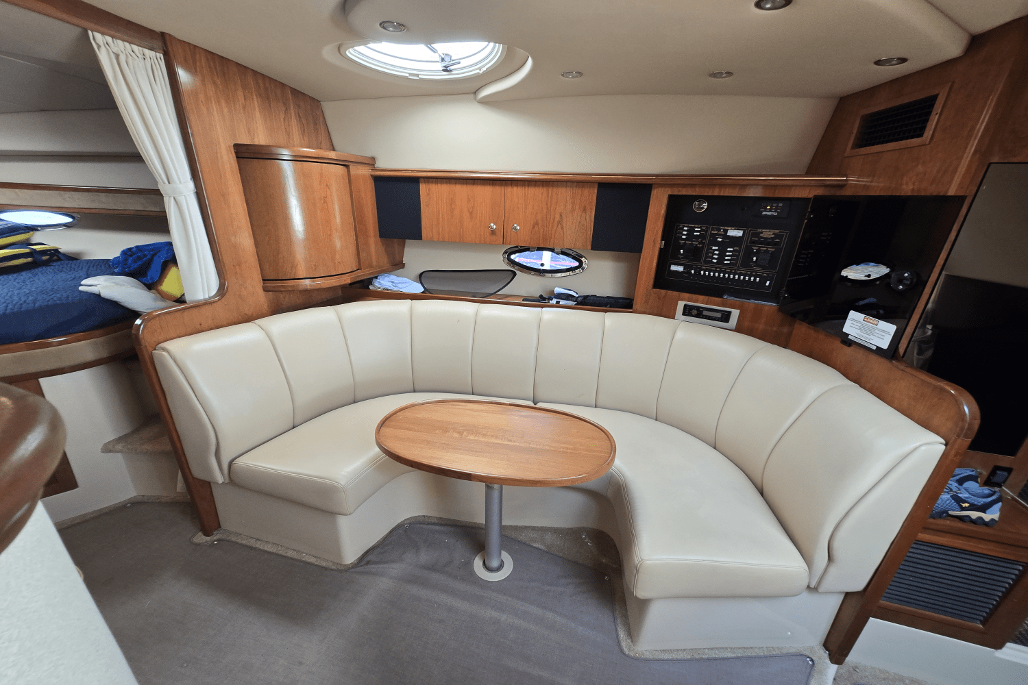 Slide: The Image of Cruisers Yachts 3470 EXPRESS 2003 - 28