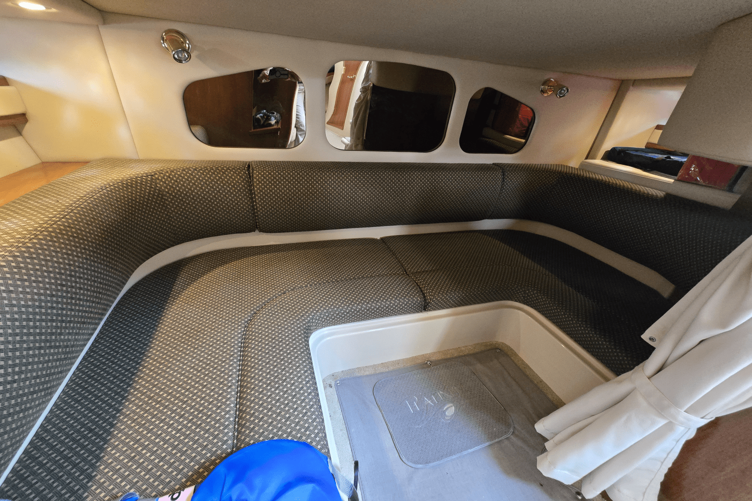 Slide: The Image of Cruisers Yachts 3470 EXPRESS 2003 - 31