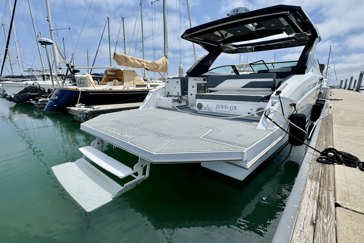 Slide: The Image of Cruisers Yachts 34 GLS 2023 - 49