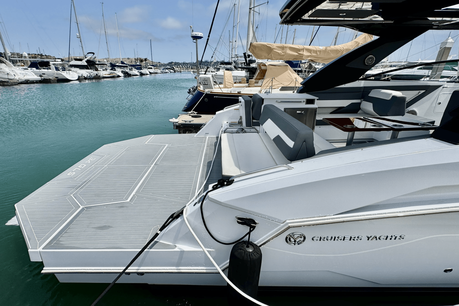 Slide: The Image of Cruisers Yachts 34 GLS 2023 - 52