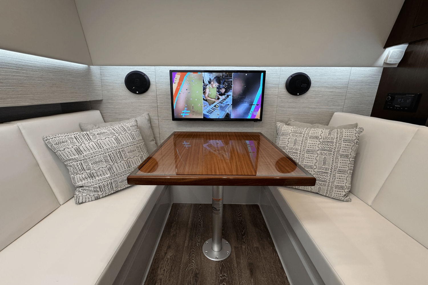 Slide: The Image of Cruisers Yachts 34 GLS 2023 - 70