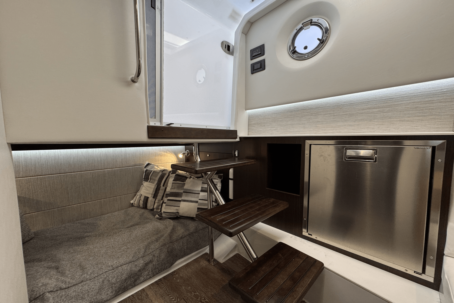 Slide: The Image of Cruisers Yachts 34 GLS 2023 - 74