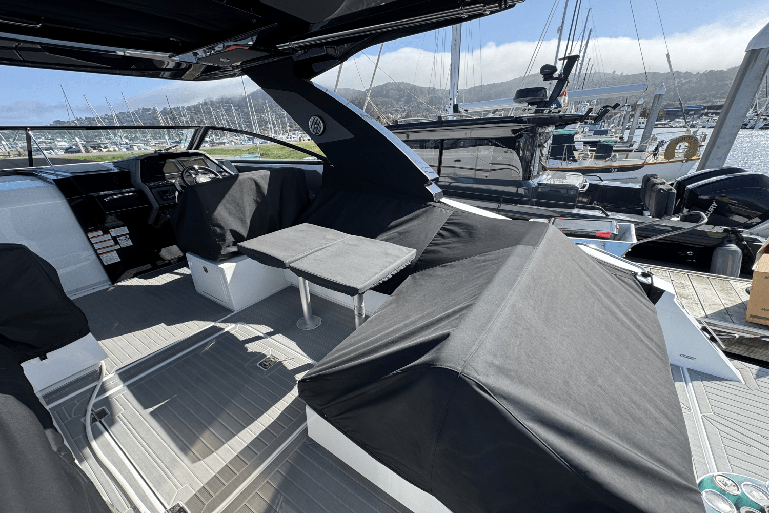 Slide: The Image of Cruisers Yachts 34 GLS 2023 - 77