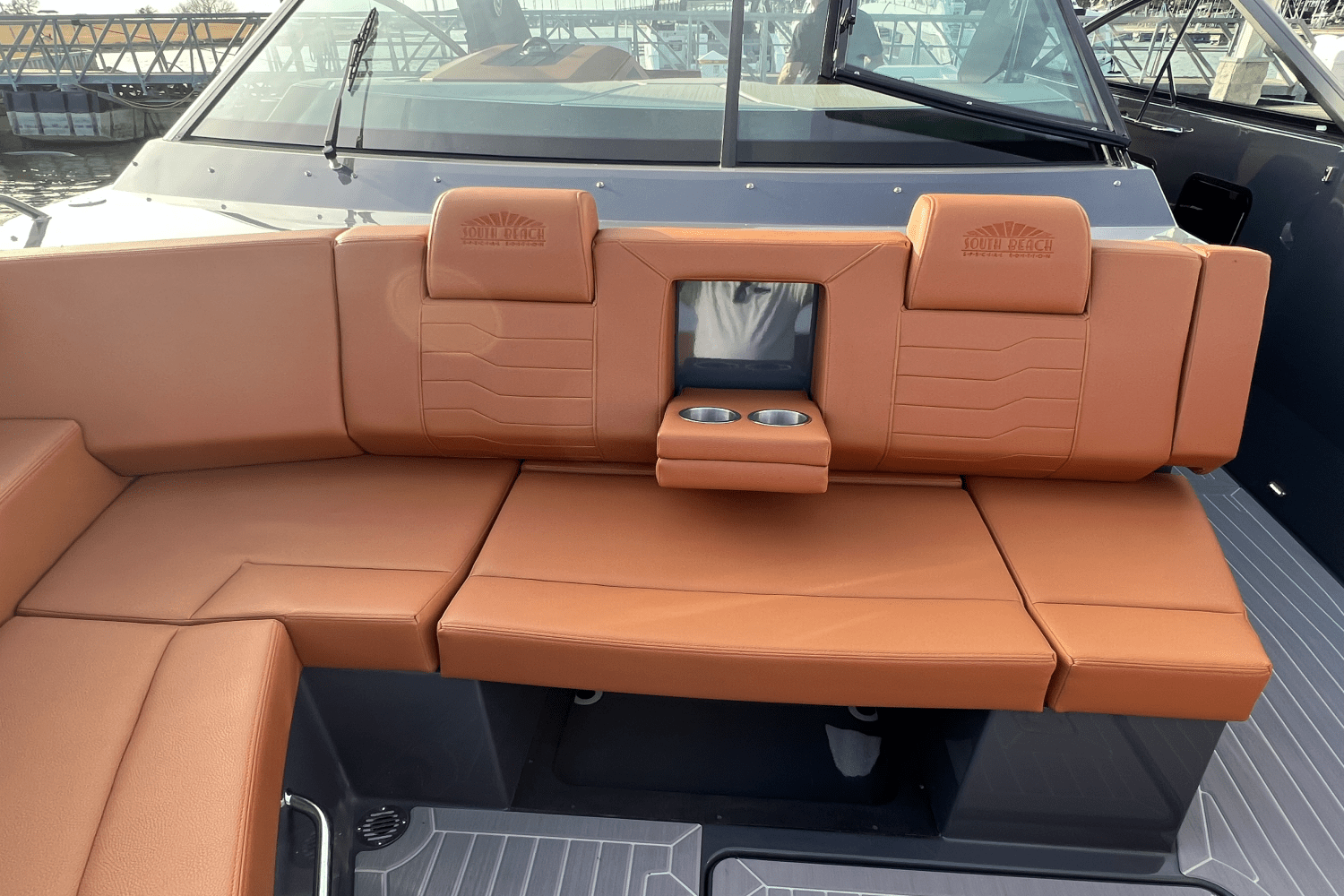 Slide: The Image of Cruisers Yachts 34GLS I/O SOUTH BEACH 2023 - 101