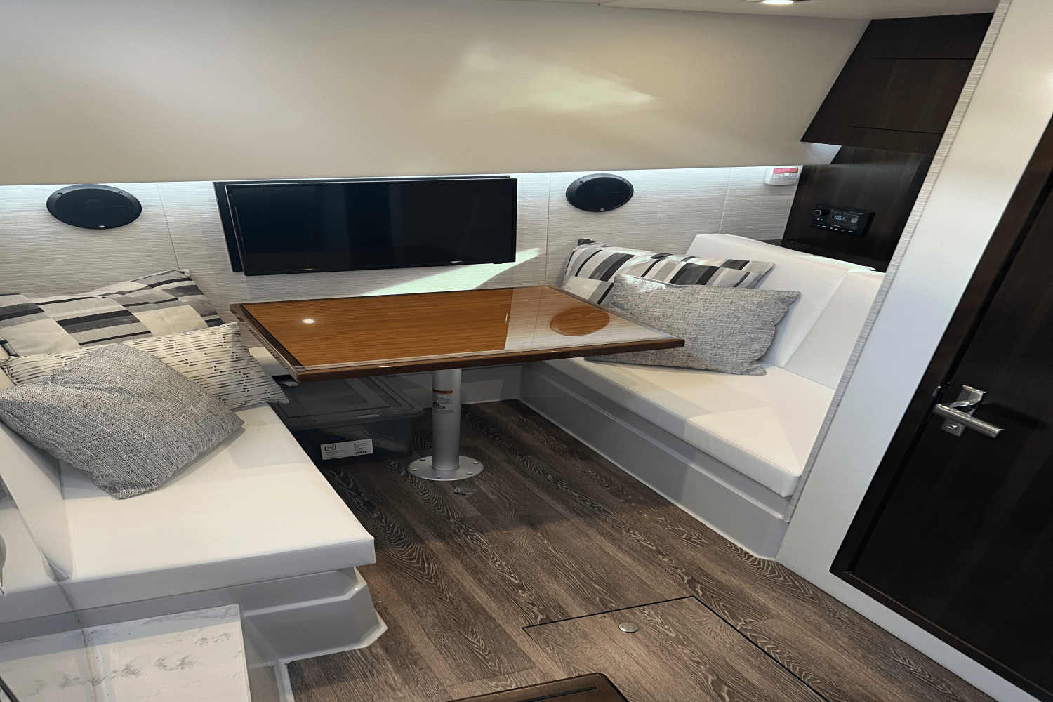 Slide: The Image of Cruisers Yachts 34GLS I/O SOUTH BEACH 2023 - 104