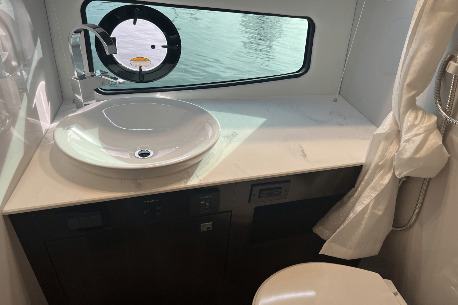 Slide: The Image of Cruisers Yachts 34GLS I/O SOUTH BEACH 2023 - 114