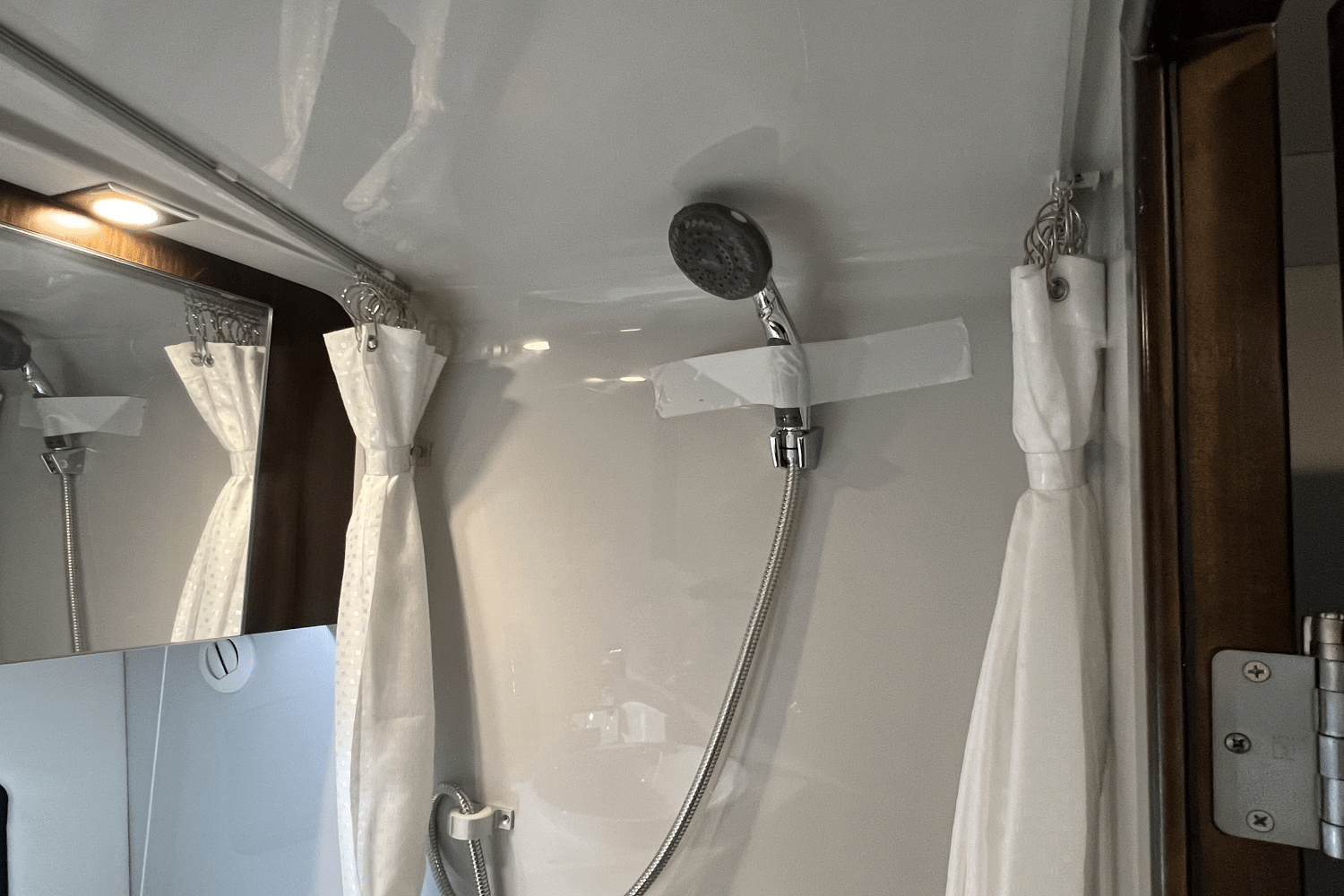 Slide: The Image of Cruisers Yachts 34GLS I/O SOUTH BEACH 2023 - 117