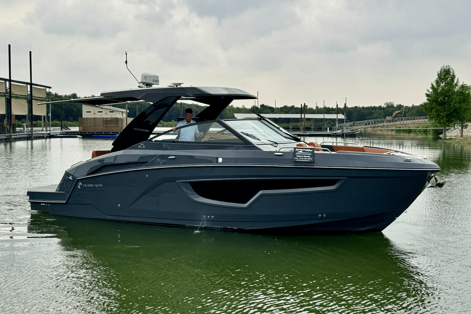 Slide: The Image of Cruisers Yachts 34GLS I/O SOUTH BEACH 2023 - 18