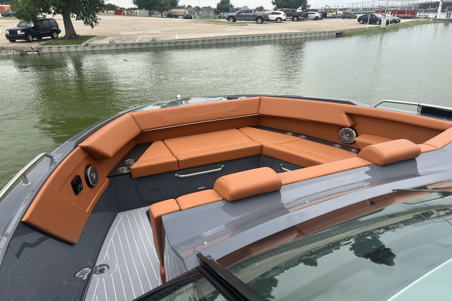 Slide: The Image of Cruisers Yachts 34GLS I/O SOUTH BEACH 2023 - 19