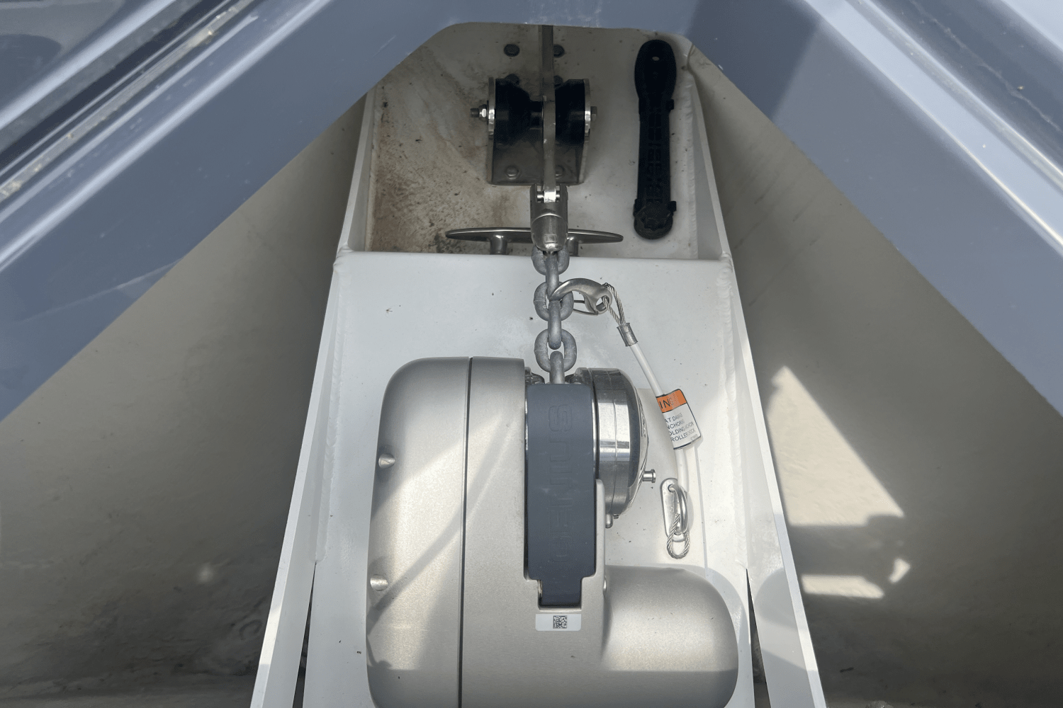 Slide: The Image of Cruisers Yachts 34GLS I/O SOUTH BEACH 2023 - 25