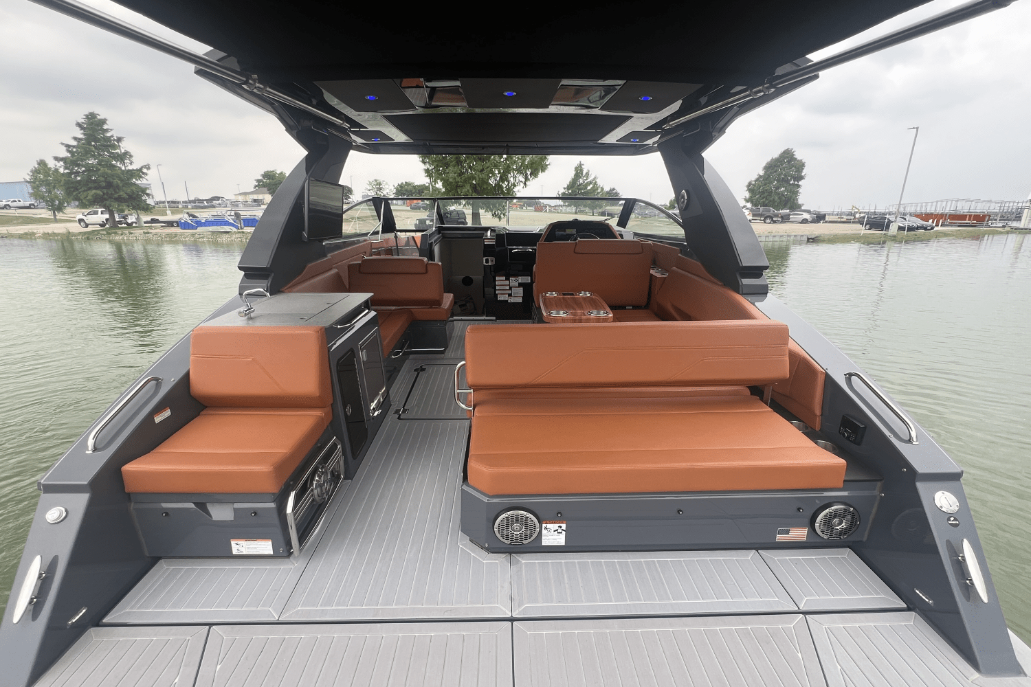 Slide: The Image of Cruisers Yachts 34GLS I/O SOUTH BEACH 2023 - 26