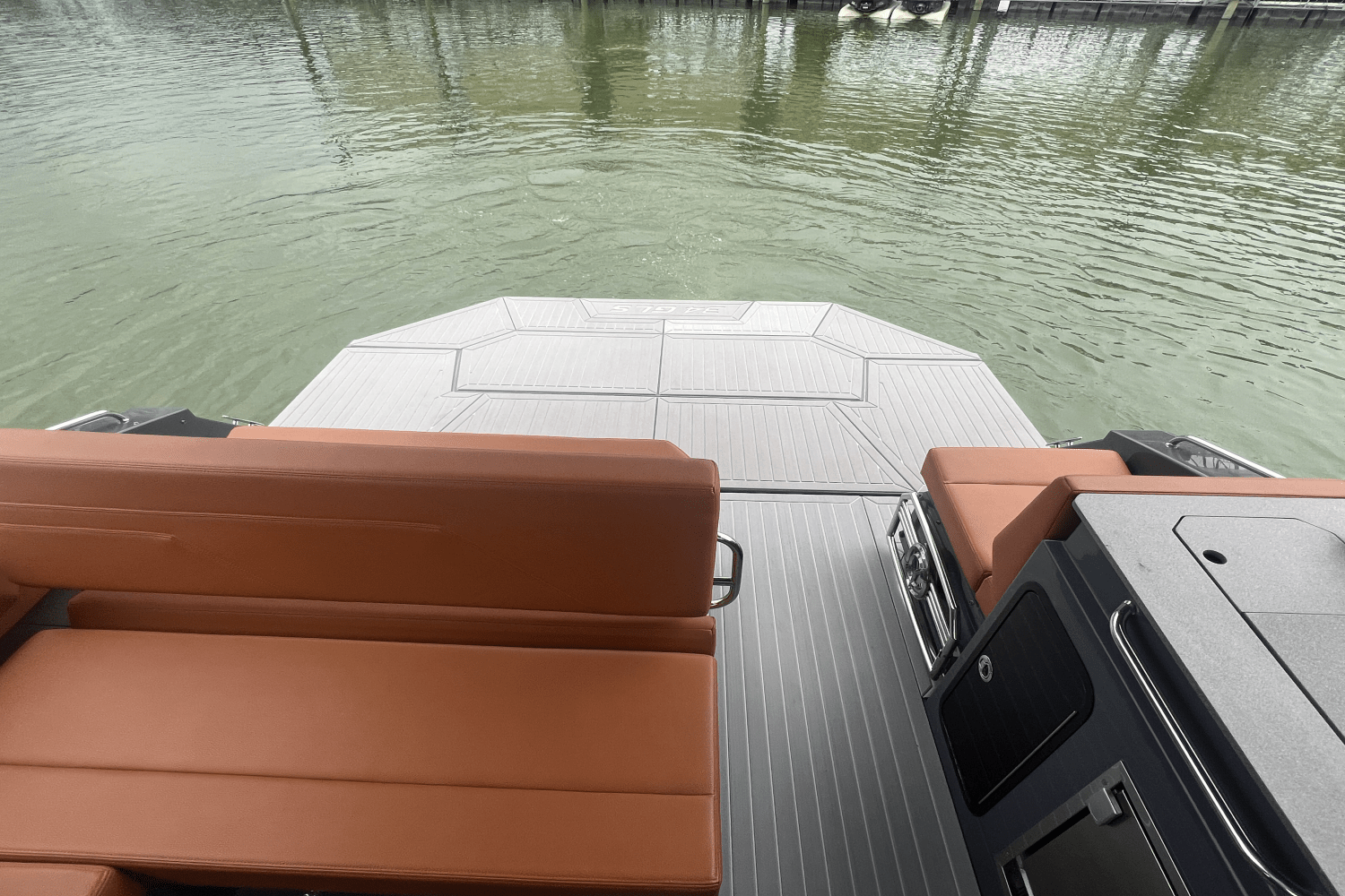 Slide: The Image of Cruisers Yachts 34GLS I/O SOUTH BEACH 2023 - 29