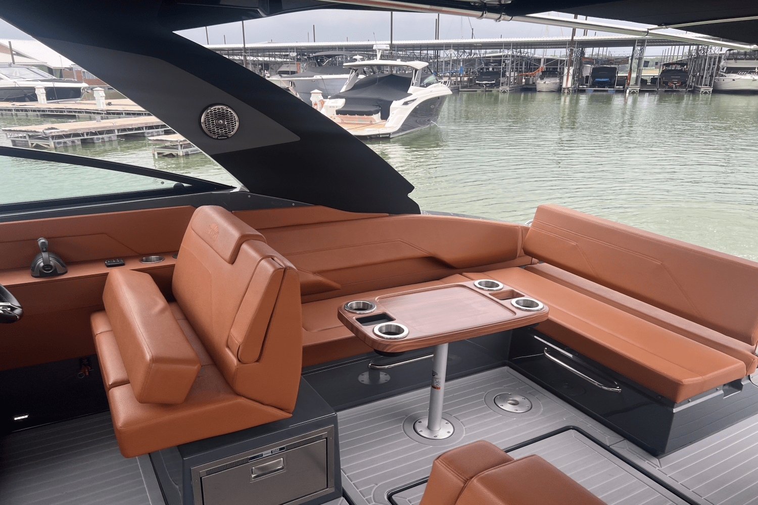 Slide: The Image of Cruisers Yachts 34GLS I/O SOUTH BEACH 2023 - 30