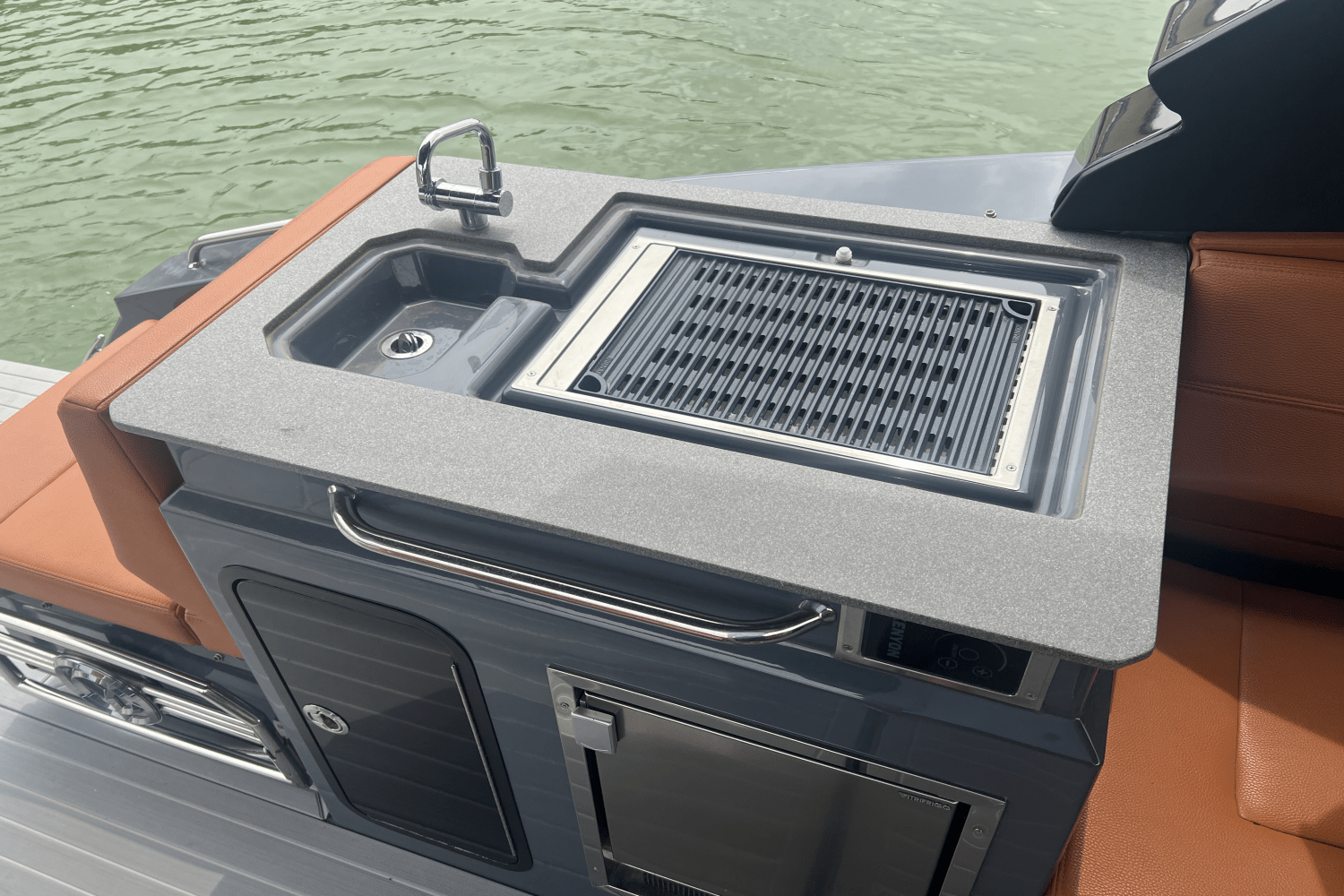 Slide: The Image of Cruisers Yachts 34GLS I/O SOUTH BEACH 2023 - 33