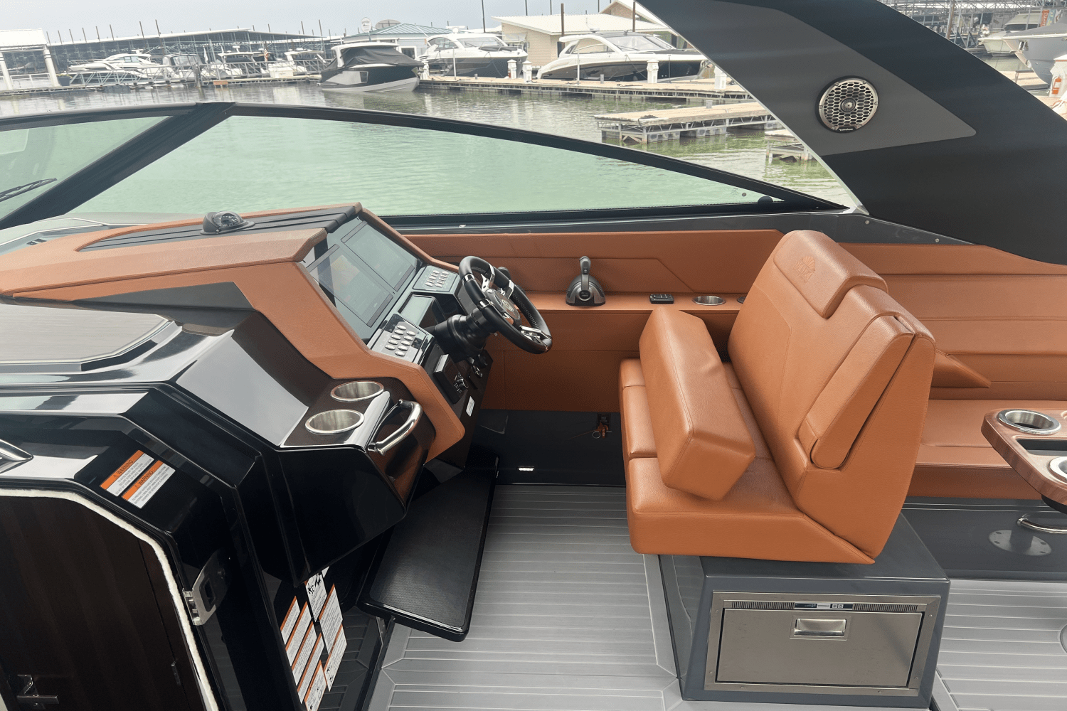 Slide: The Image of Cruisers Yachts 34GLS I/O SOUTH BEACH 2023 - 36