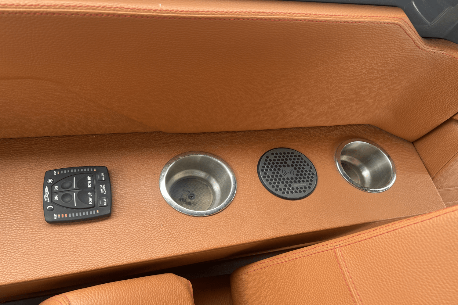 Slide: The Image of Cruisers Yachts 34GLS I/O SOUTH BEACH 2023 - 44