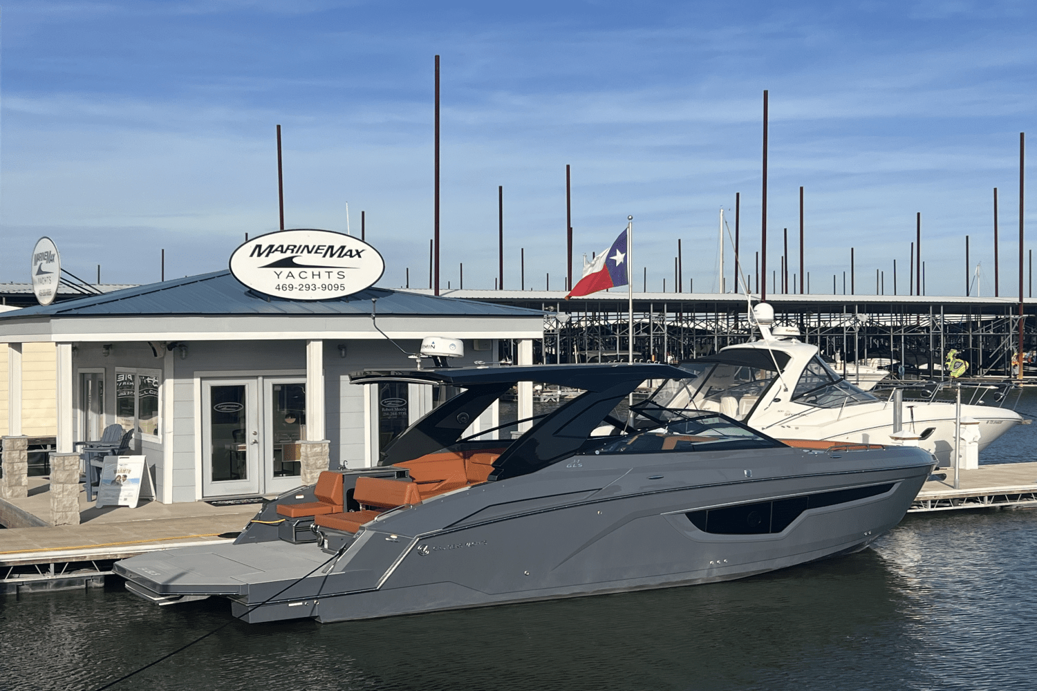 Slide: The Image of Cruisers Yachts 34GLS I/O SOUTH BEACH 2023 - 62