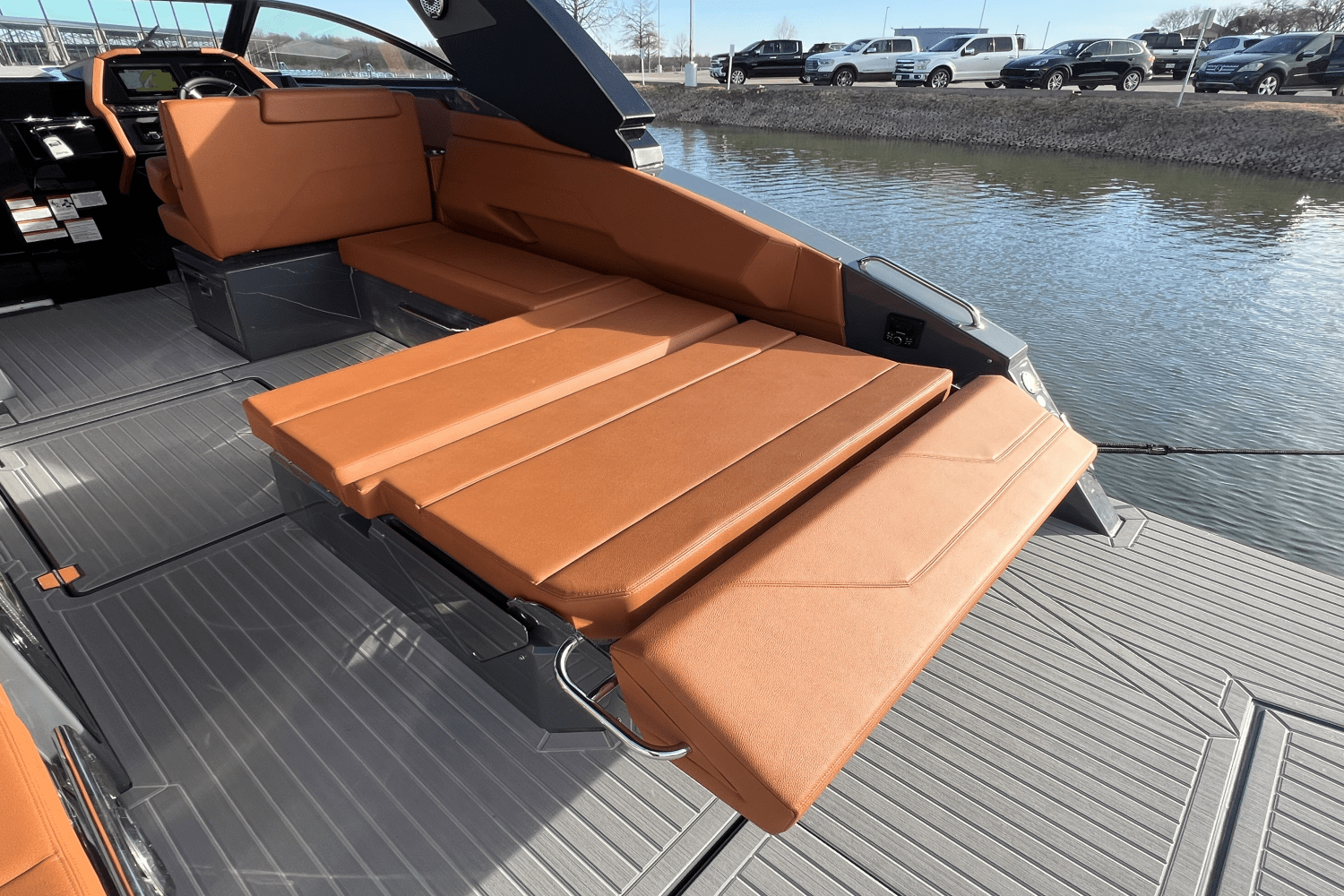 Slide: The Image of Cruisers Yachts 34GLS I/O SOUTH BEACH 2023 - 74