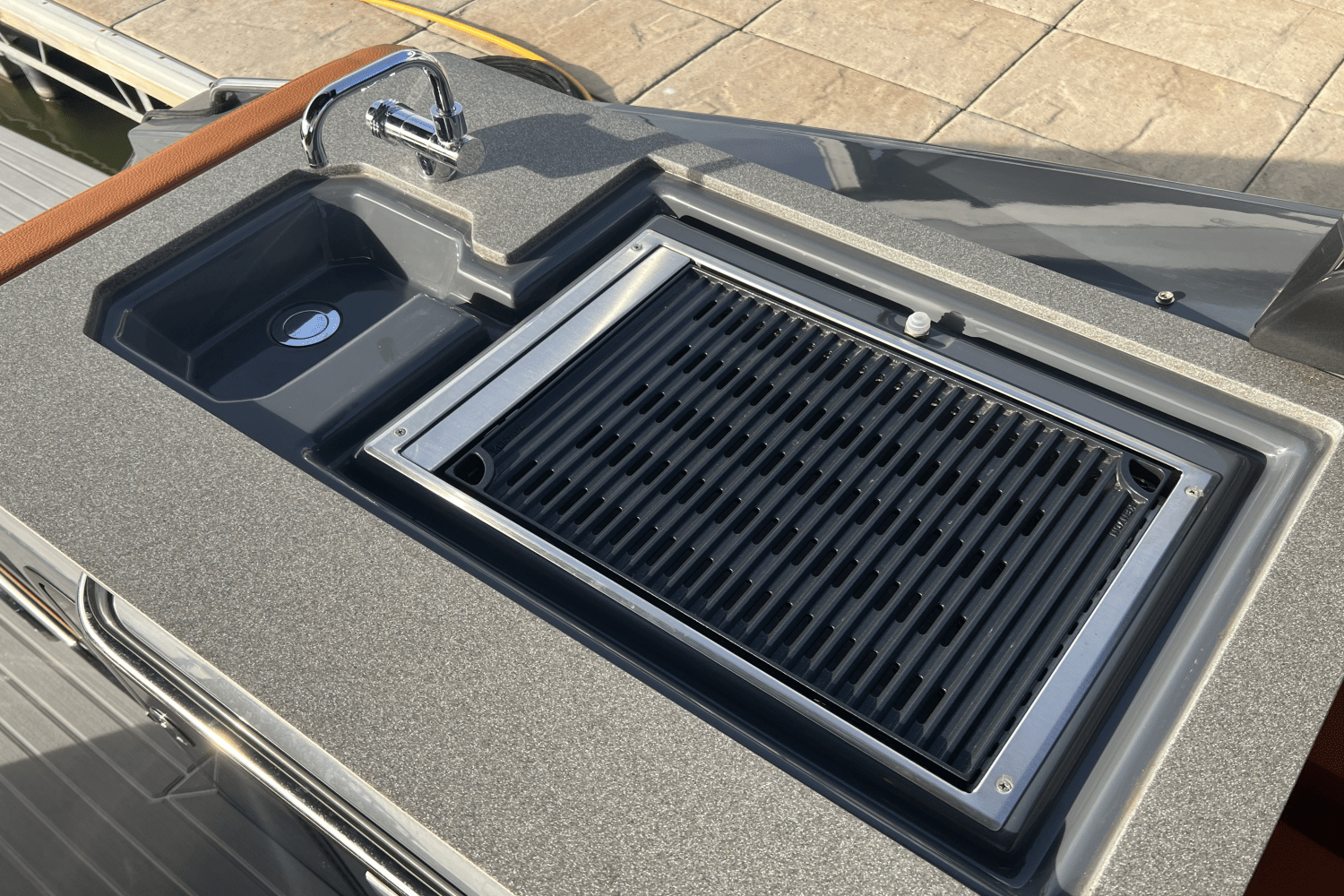 Slide: The Image of Cruisers Yachts 34GLS I/O SOUTH BEACH 2023 - 77