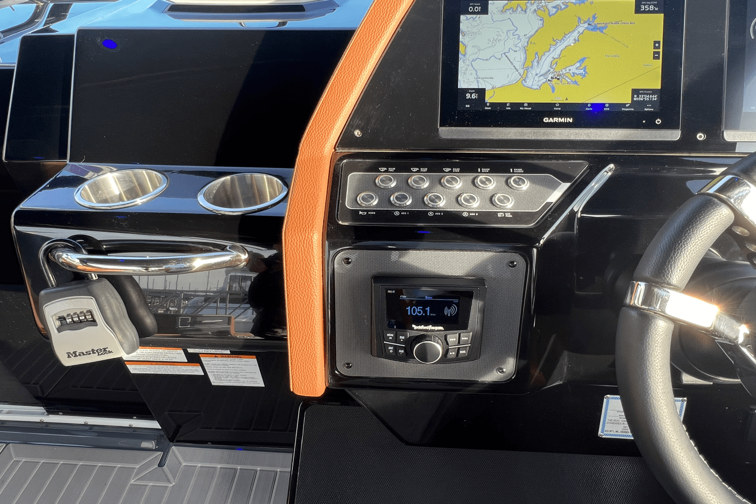 Slide: The Image of Cruisers Yachts 34GLS I/O SOUTH BEACH 2023 - 89