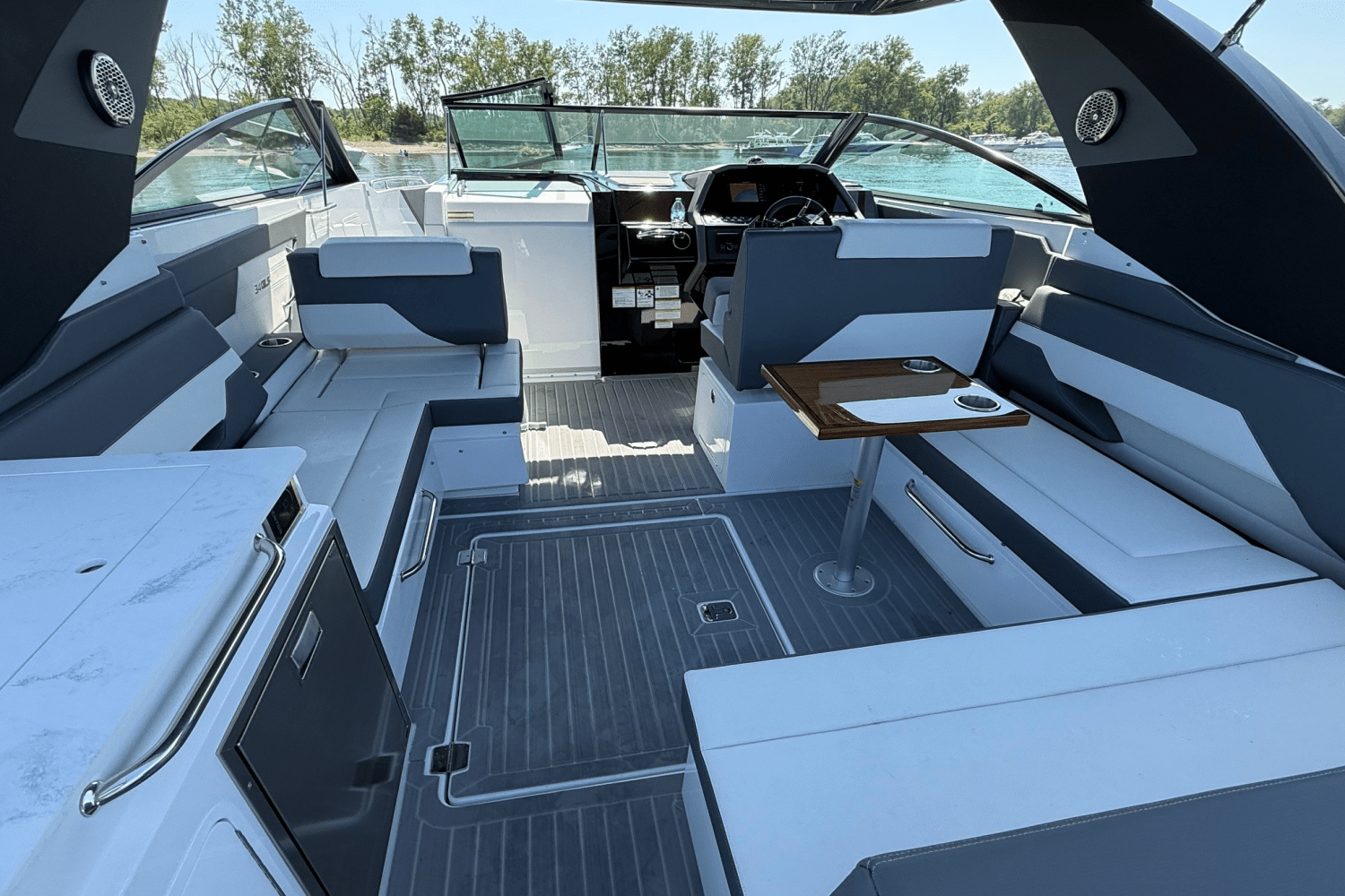 Slide: The Image of Cruisers Yachts 34 GLS Outboard 2025 - 10