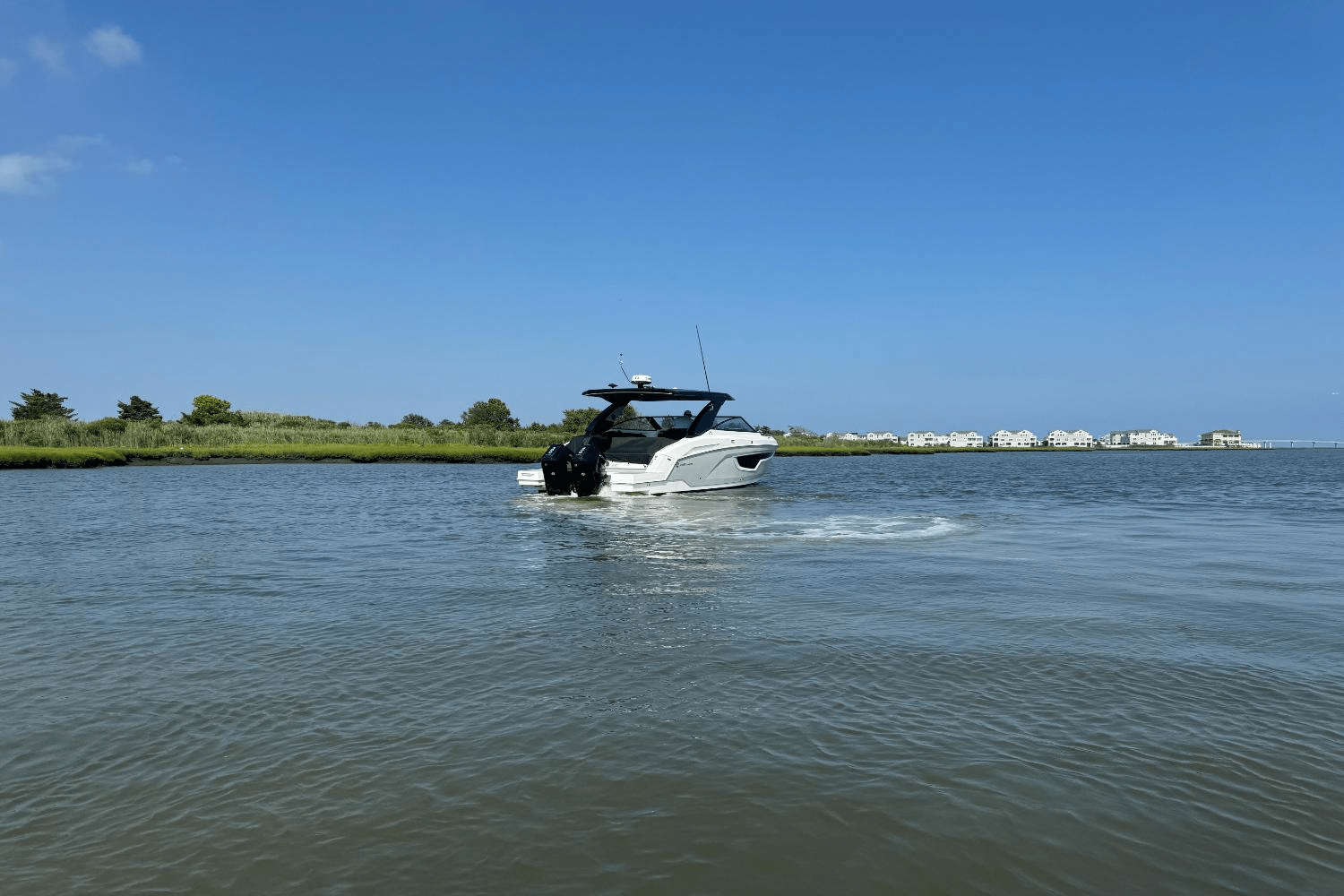 Slide: The Image of Cruisers Yachts 34 GLS Outboard 2025 - 11