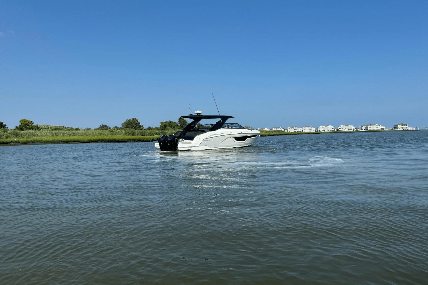 Slide: The Image of Cruisers Yachts 34 GLS Outboard 2025 - 12