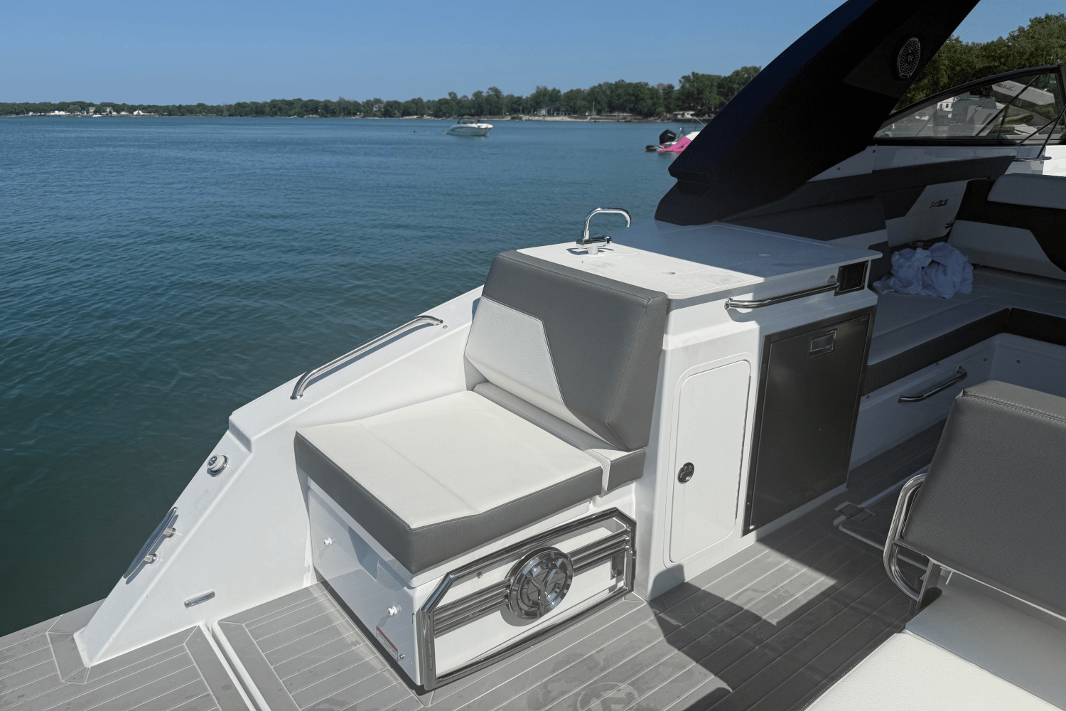 Slide: The Image of Cruisers Yachts 34 GLS Outboard 2025 - 14