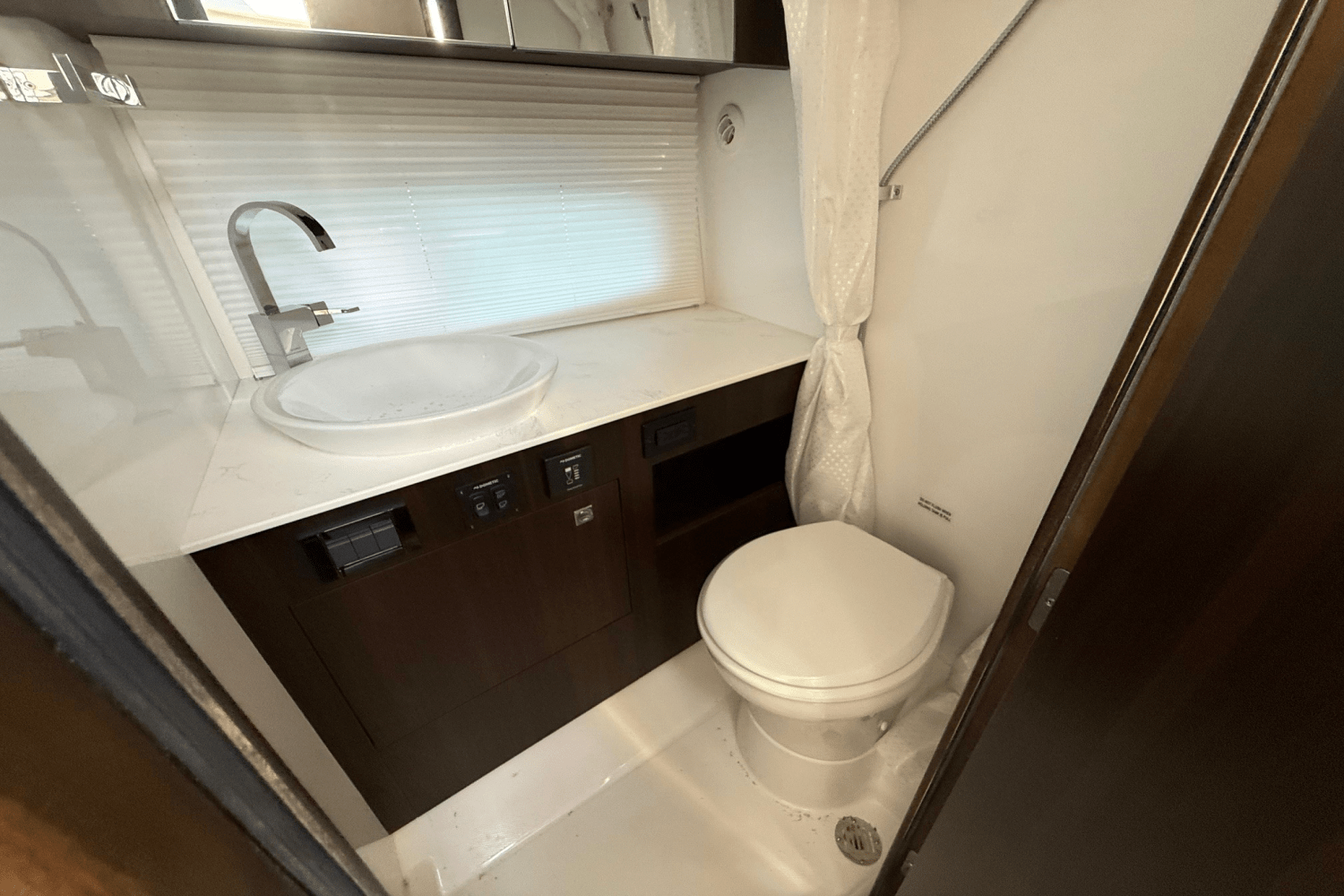 Slide: The Image of Cruisers Yachts 34 GLS Outboard 2025 - 19