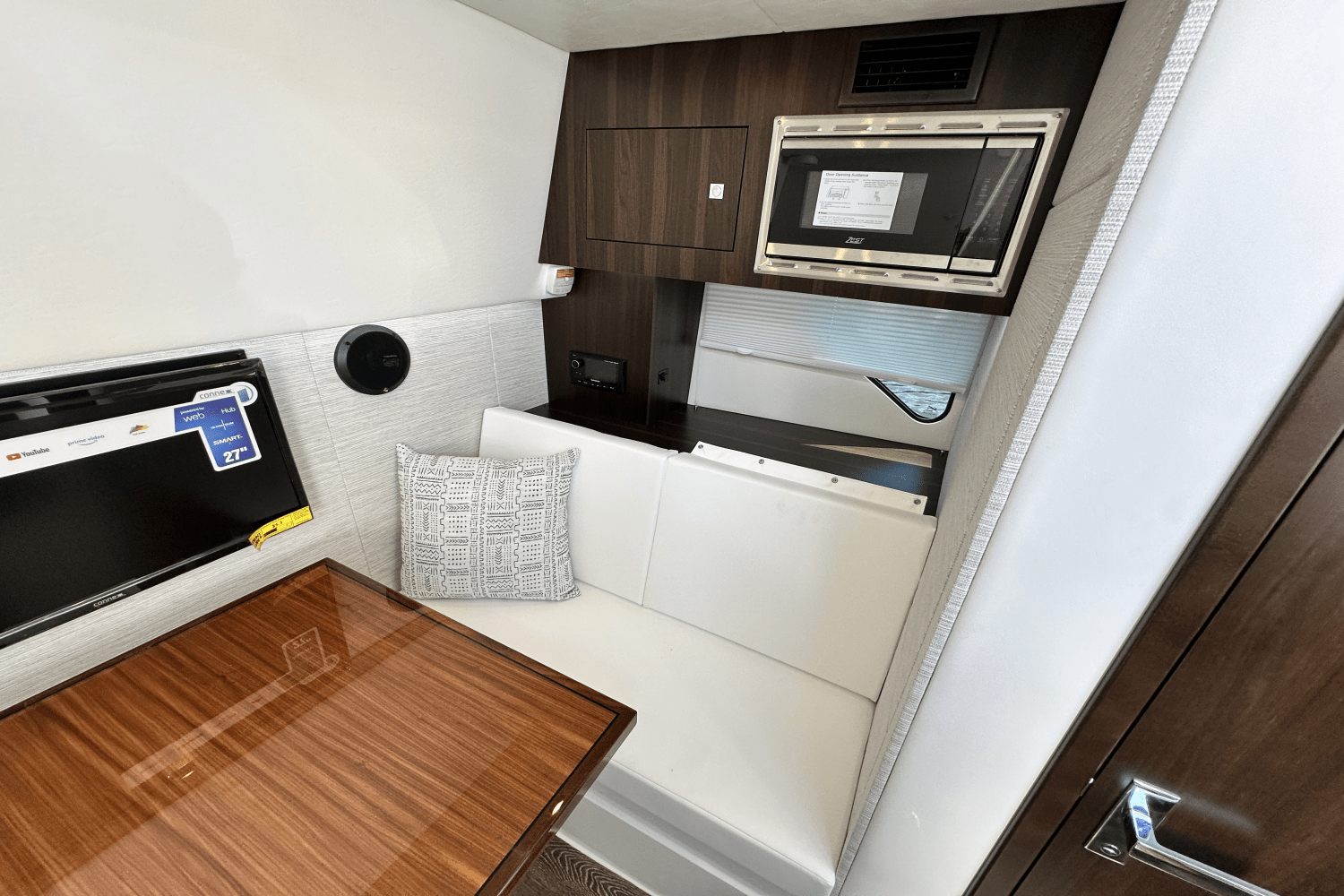 Slide: The Image of Cruisers Yachts 34 GLS Outboard 2025 - 22