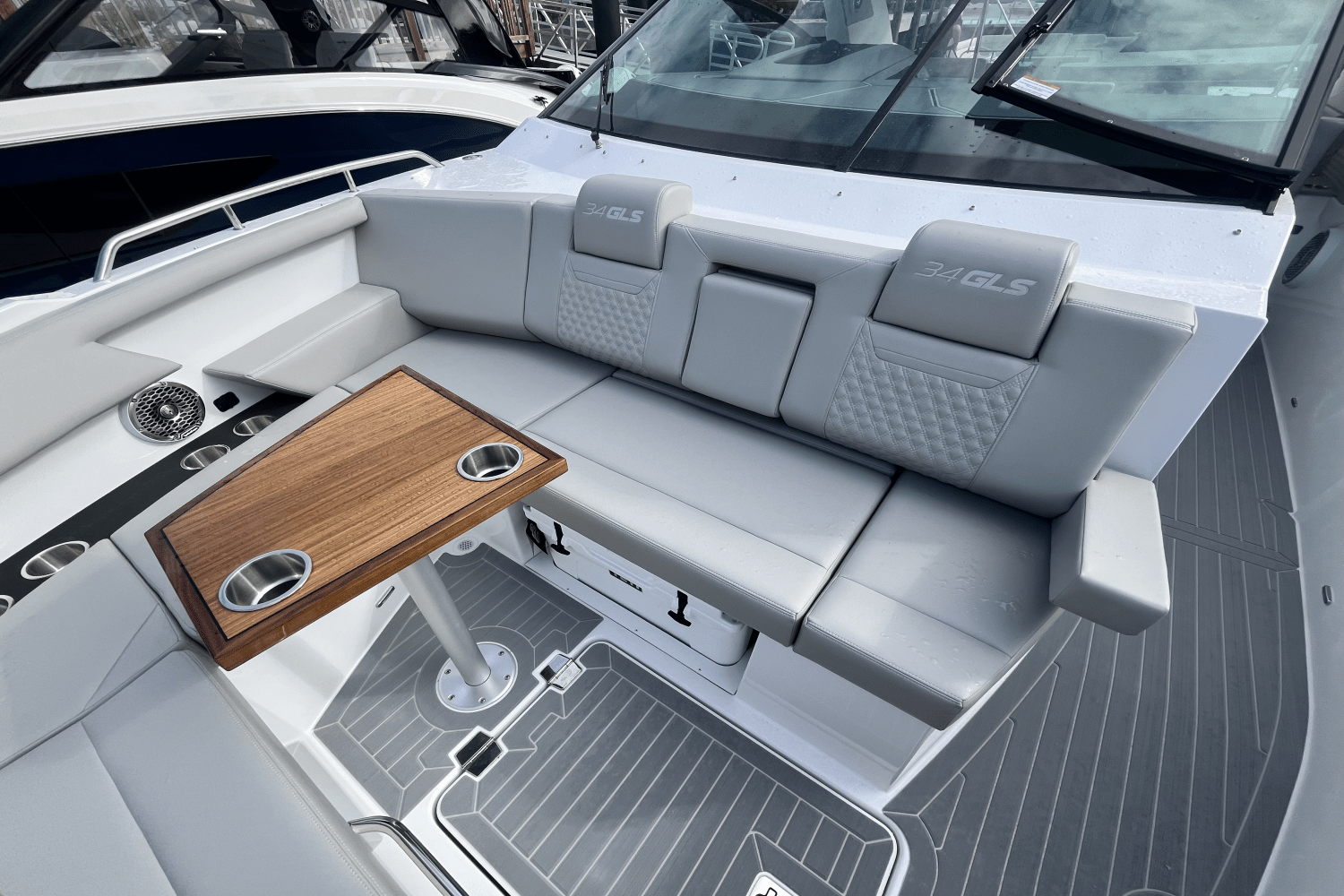 Slide: The Image of Cruisers Yachts 34 GLS Outboard 2025 - 22