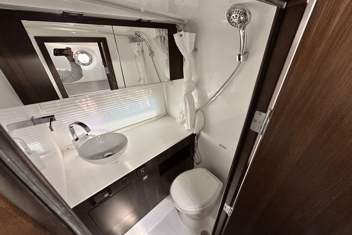 Slide: The Image of Cruisers Yachts 34 GLS Outboard 2025 - 27