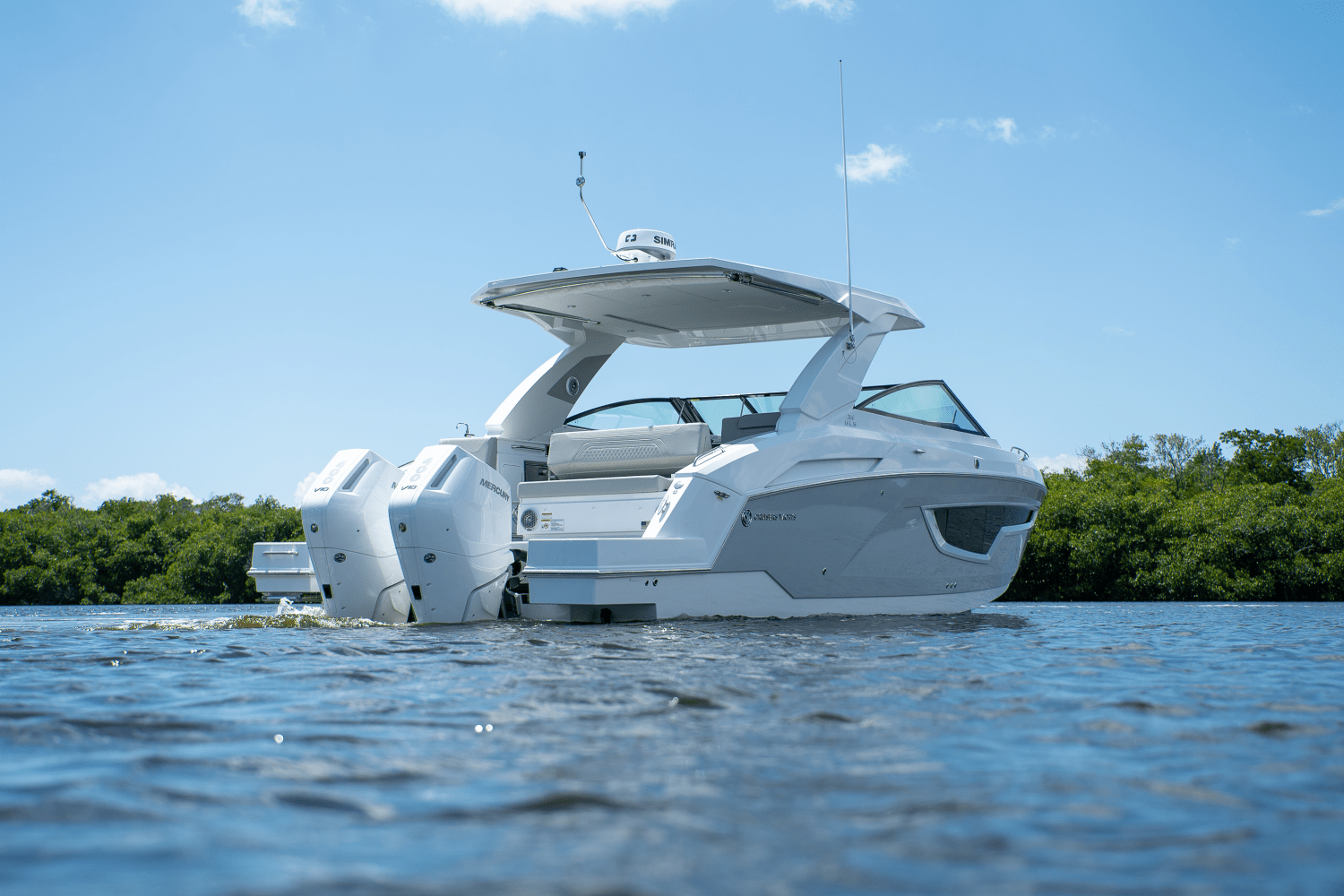 Slide: The Image of Cruisers Yachts 34 GLS Outboard 2025 - 34