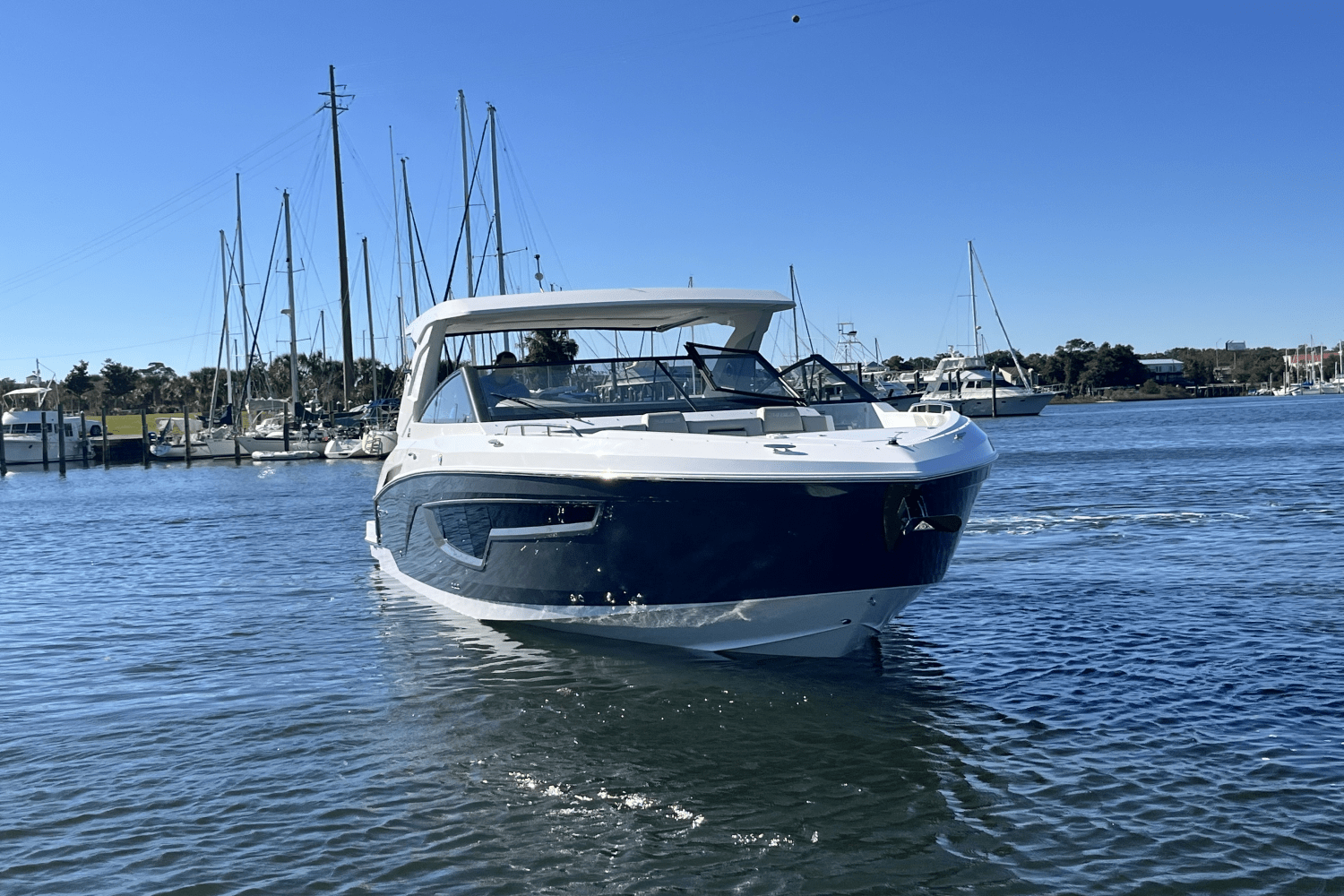 Slide: The Image of Cruisers Yachts 34 GLS Outboard 2025 - 4